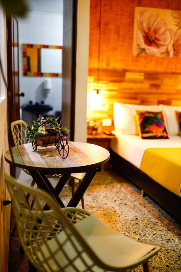 Hotel The Garden Lleras 10 Medellín Zewnętrze zdjęcie